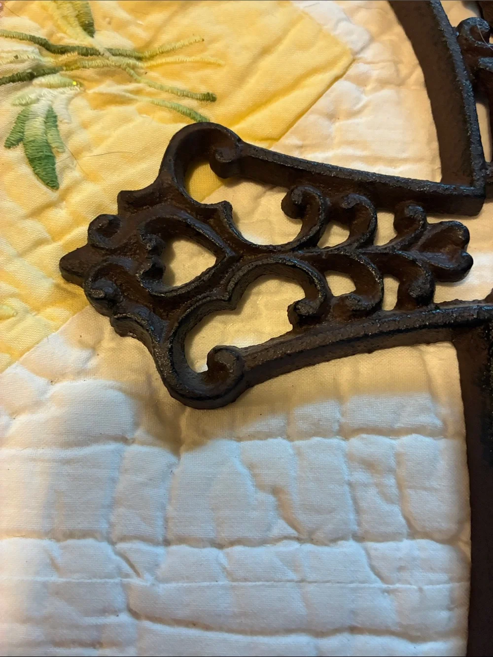 unbranded ornamental cast